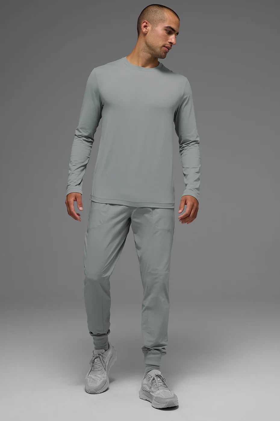 CONQUER REFORM CREWNECK LONG SLEEVE
