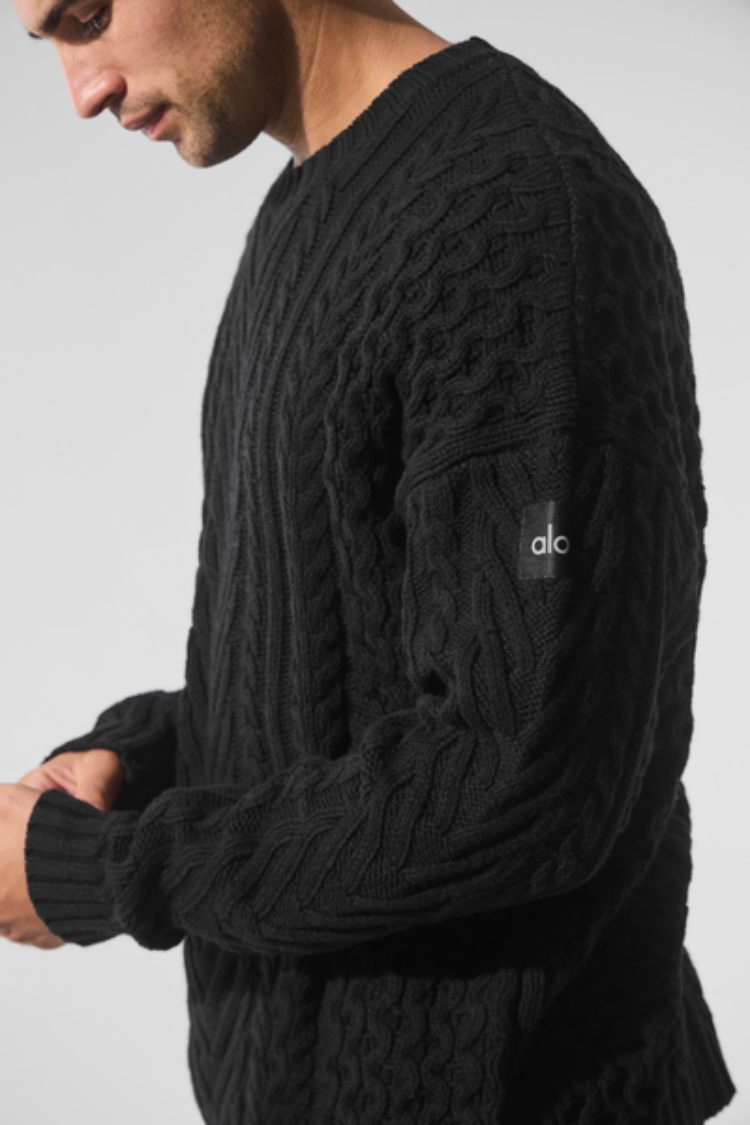 CABLE KNIT CREW NECK SWEATER