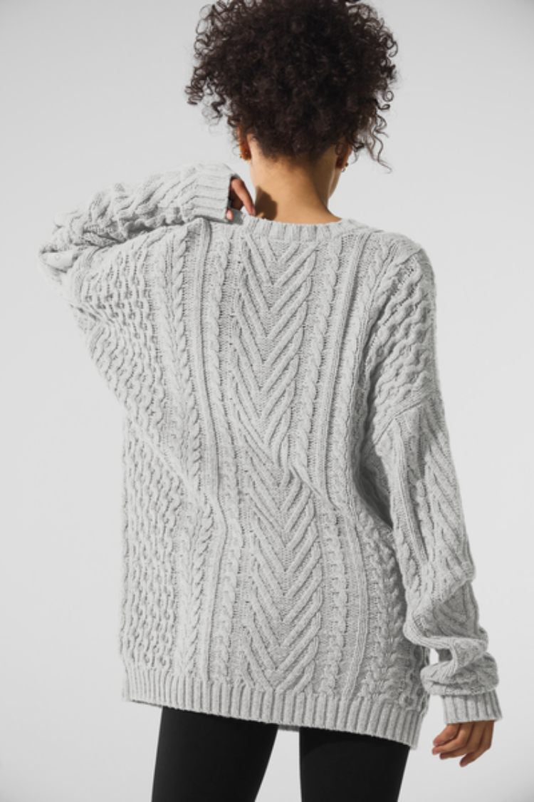 CABLE KNIT CREW NECK SWEATER
