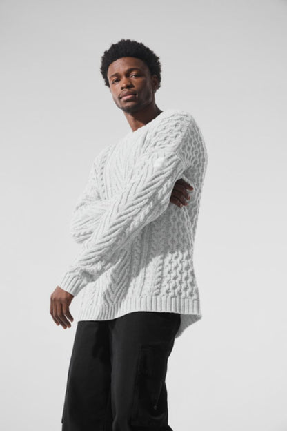 CABLE KNIT CREW NECK SWEATER
